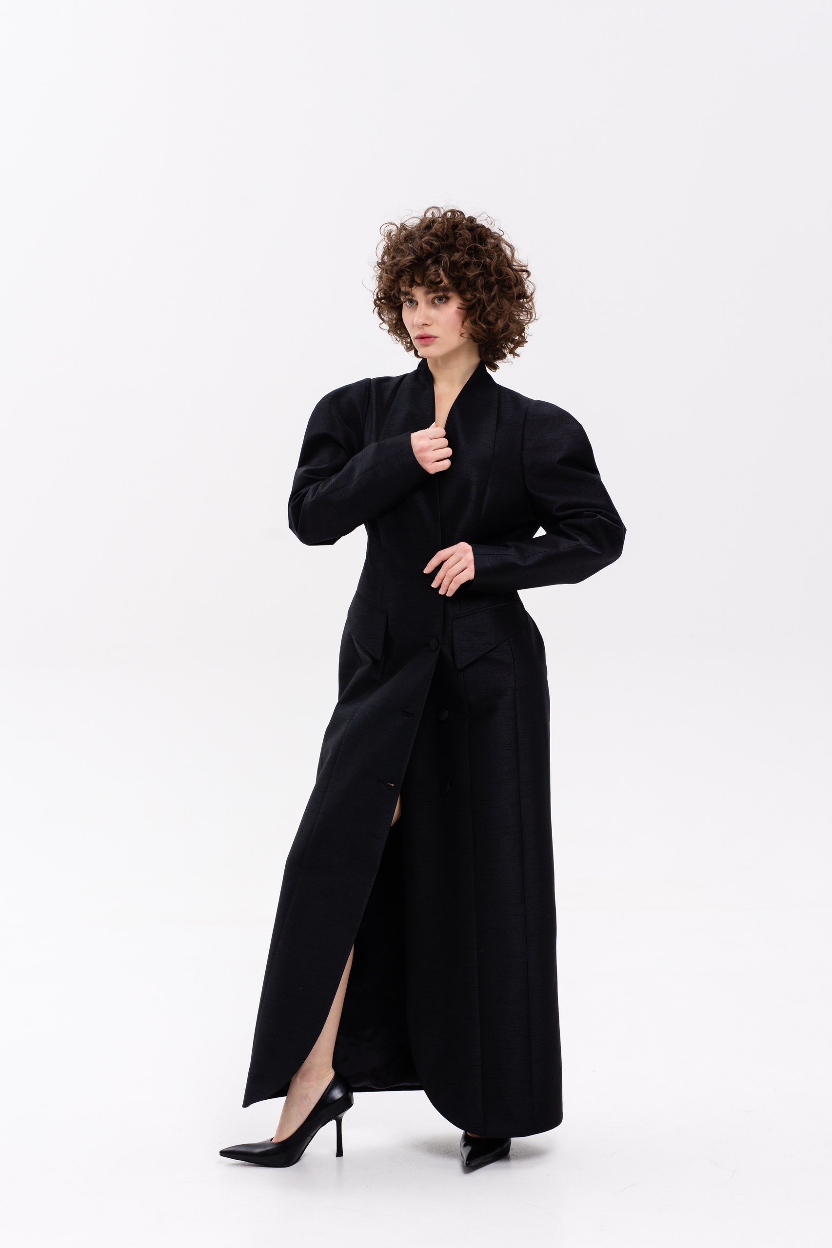 Платье черное в пол