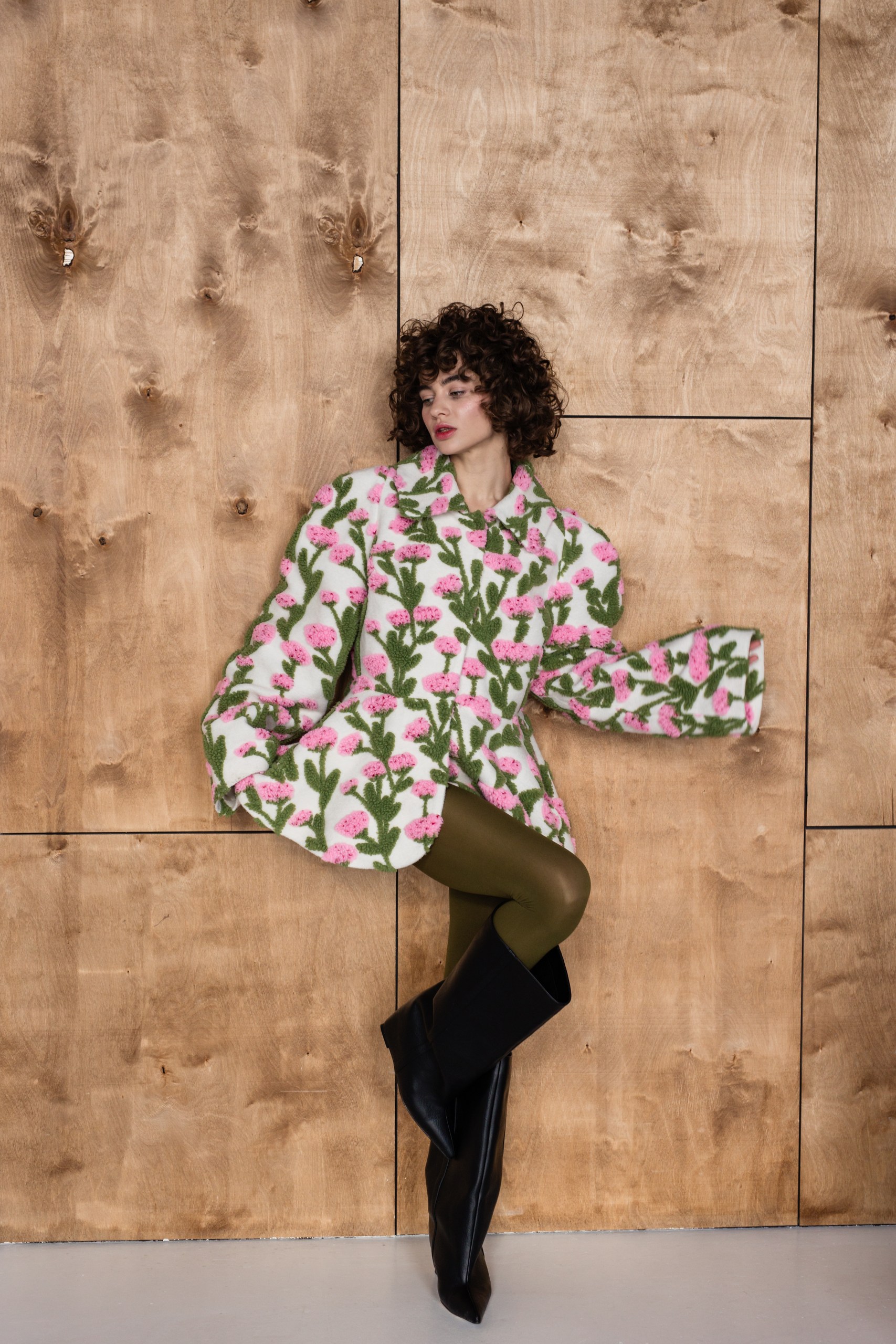 Пальто демисезонное Цветы /розовые/с баской