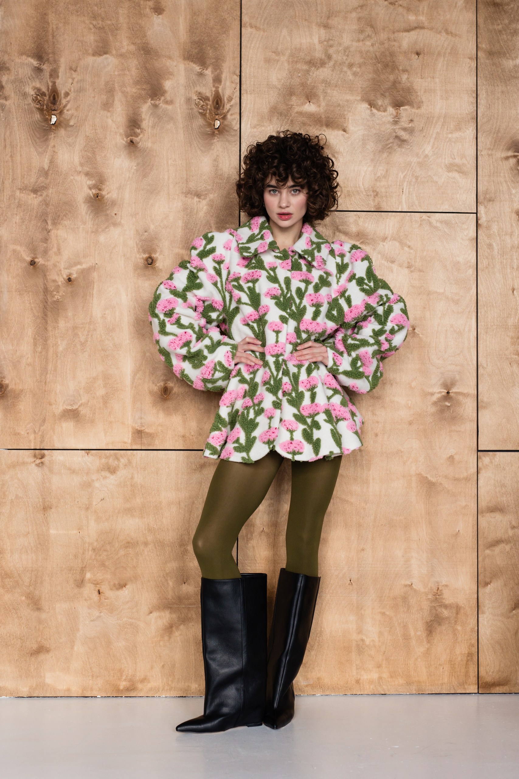 Пальто демисезонное Цветы /розовые/с баской