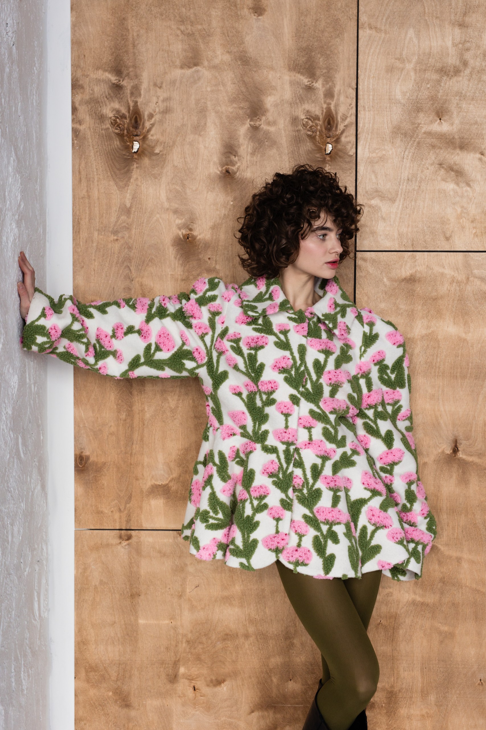 Пальто демисезонное Цветы /розовые/с баской