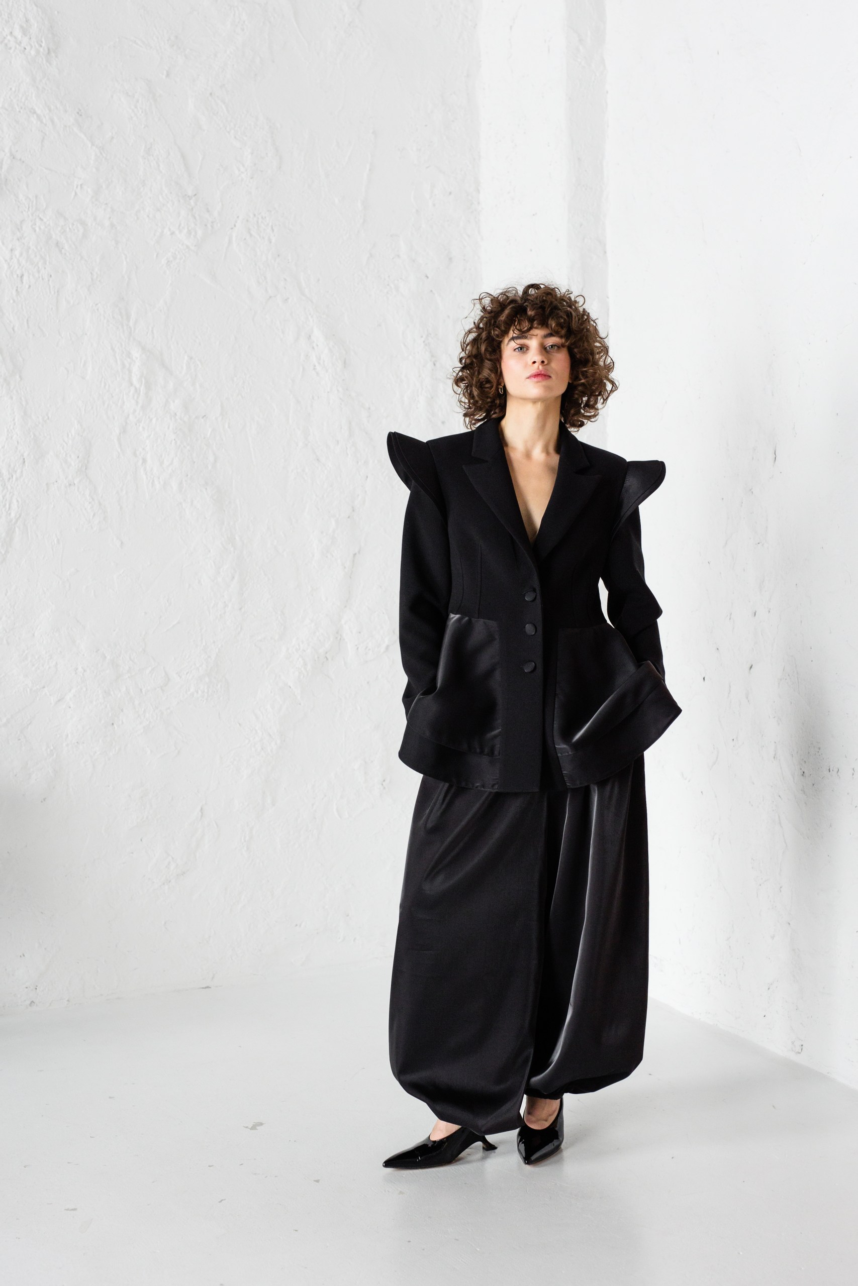 Жакет /с воланами/ черный