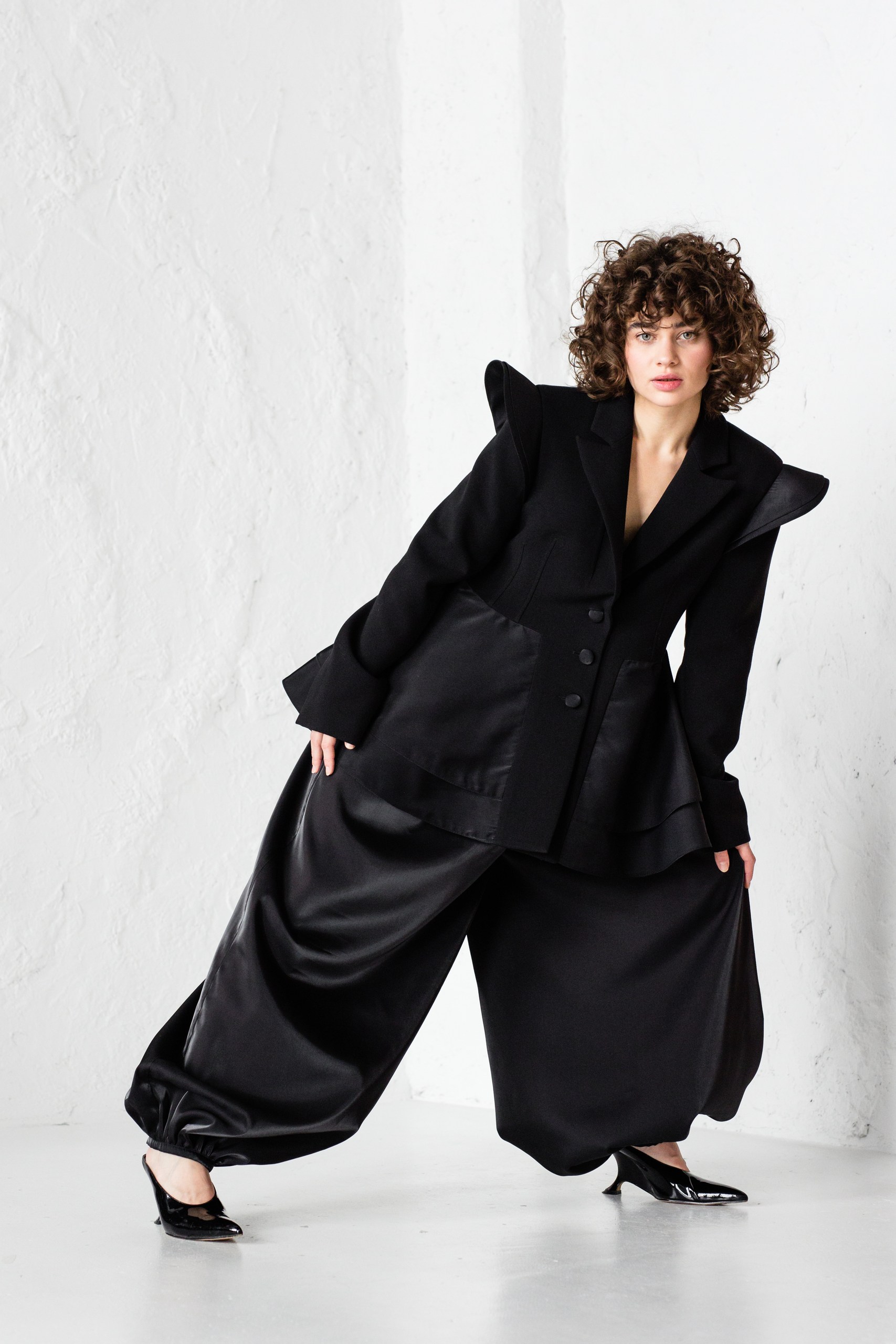 Жакет /с воланами/ черный