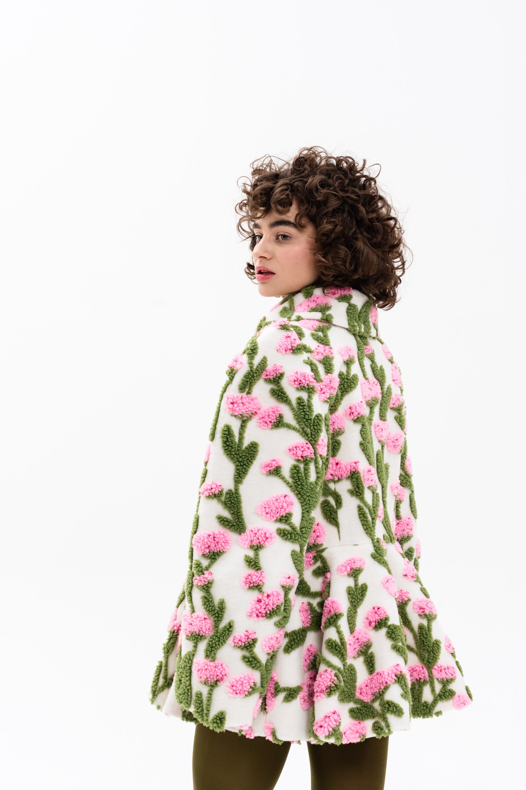 Пальто демисезонное Цветы /розовые/с баской