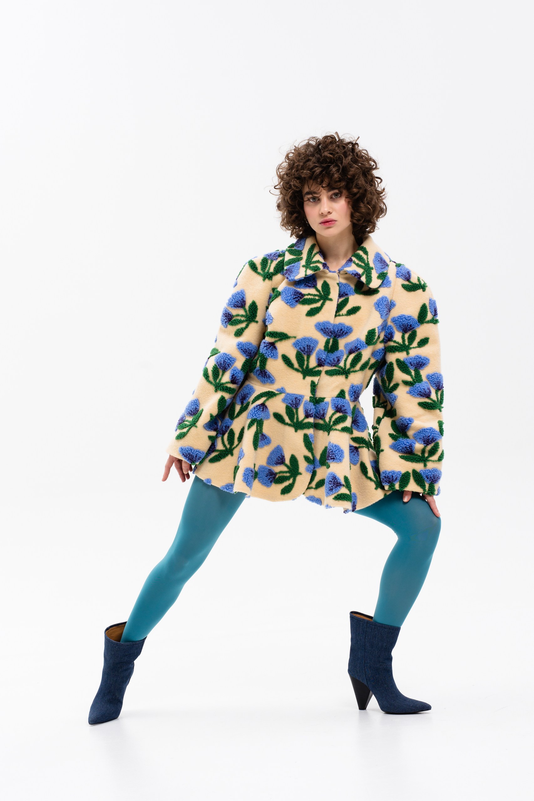 Пальто демисезонное Цветы /синие/с баской